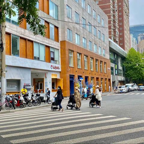 初探安福路，无缘“小公主”。