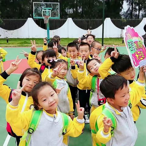 名郡幼儿园大三班之消防队参观秋游记。