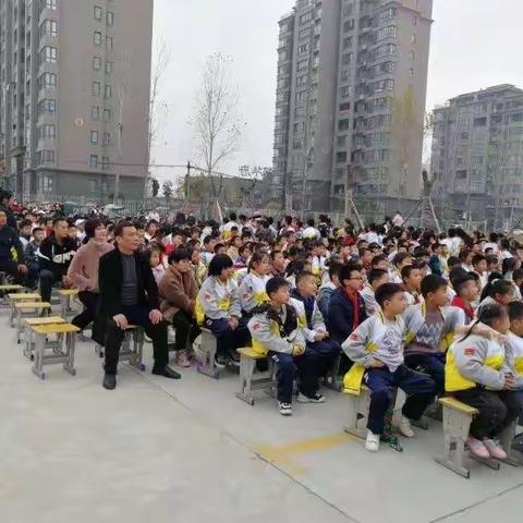 广水市八一学校全体师生爱国主义教育影片观看活动