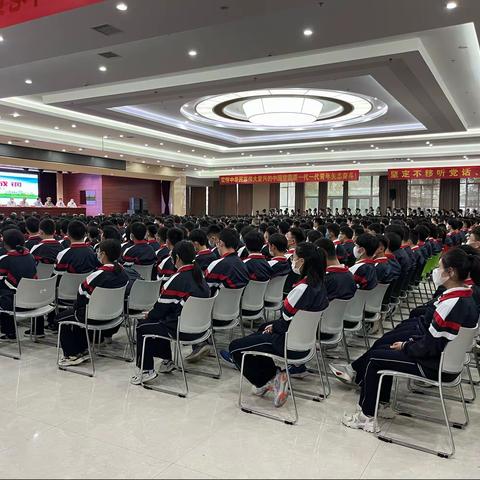 火红的青春，怒放的生命——菏泽一中2022级高一14班军训。