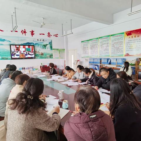 观摩研讨展风采  学本课堂明方向                              ——劳店镇中心小学“学本教学”观摩会