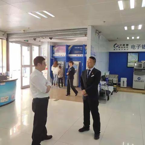 省分行张继刚副行长五四青年节看望慰问一线员工