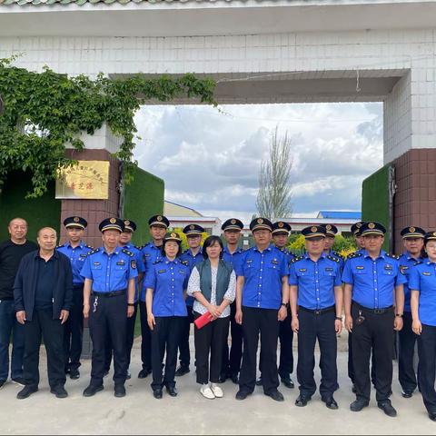 “六一·我们惦念”---平城区环境治理监督大队党支部携手大同市阳光行自闭症康复研究中心开展儿童节慰问活动