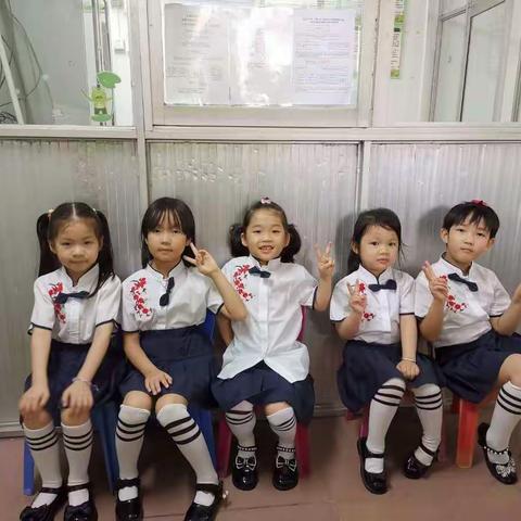 恭喜盼盼幼儿园在2022年石碁区幼儿园国庆"六·一"幼儿合唱比赛中，荣获二等奖。表演歌曲《声声慢》