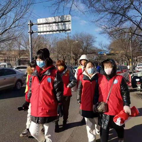 【“相约冬奥—扛红旗、当先锋”宣化区在行动】工业街街道圃园街社区入户排查返乡人员，严把疫情“防控门”