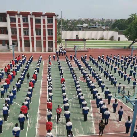 防震减灾，安全常在——开封市第八中学举行升国旗仪式