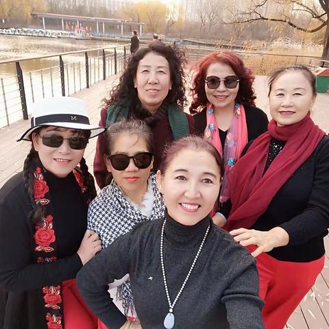 相逢是首歌😊😊～愿美女姐妹们青春永驻，笑口常开💃💃💃💞💞💞🌹🌹🌹