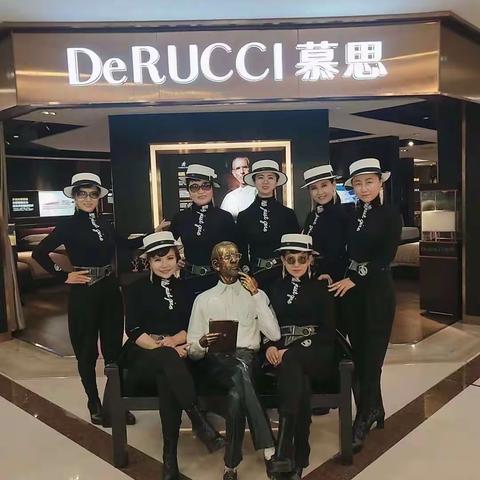 是女儿，是妻子，是母亲，更是你自己，别忘了对自己说一声母亲节快乐，祝天下所有母亲们节日愉快🌹🌹🌹