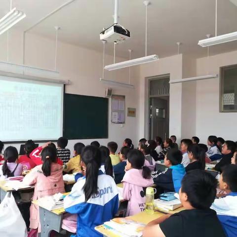 学宪法，懂宪法--时楼镇中心小学