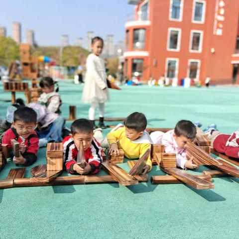 安吉游戏   搭建快乐！