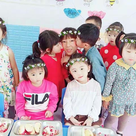 晨曦细雨育桃李，金秋硕果慰园丁.博爱幼儿园祝大家中秋节快乐