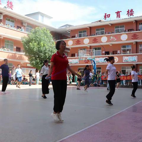 “喜迎二十大”主题党日活动———淳溪小学教职工跳绳接力