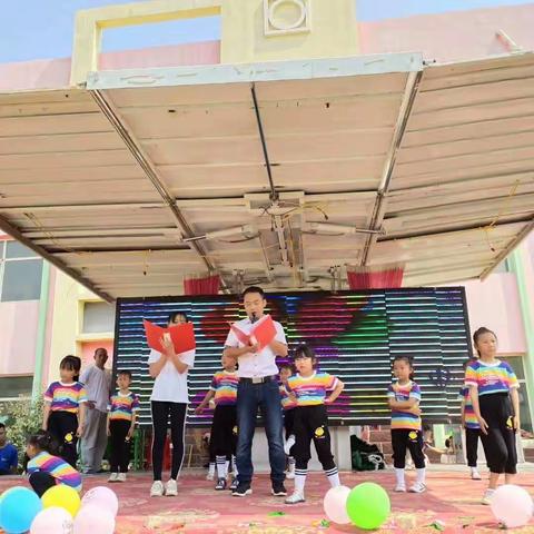 东尖小学幼儿园--家长老师共同见证，幸福快乐与你同在