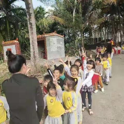 南吕分场中心幼儿园大一班“走近大自然，感受初冬的气息”