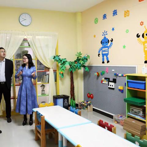 陕西省建材商会、大明宫实业集团一行来未央区青少年校外活动中心交流座谈
