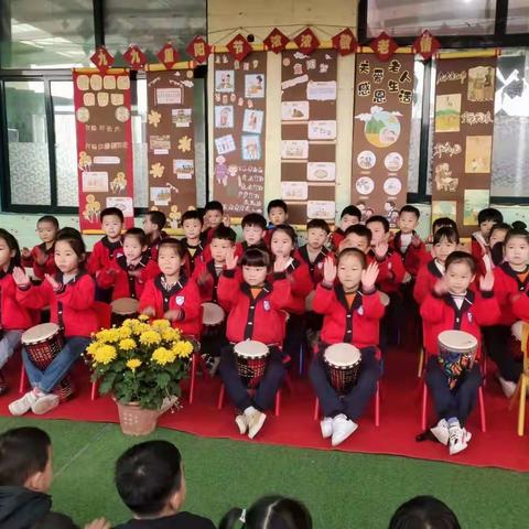 九九重阳节，浓浓敬老情，岁岁重阳，今又重阳，登高望远，菊花傲霜满地香。