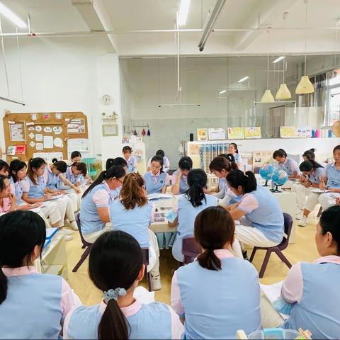 朗悦幼儿园大班年级组学期总结会