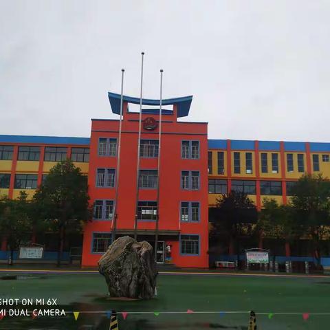 萌娃初入园  快乐心相伴 ---汶阳中心幼儿园小二班快乐时光