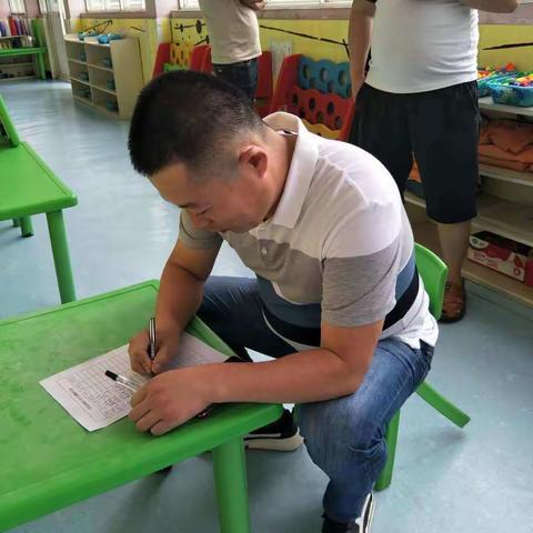 慧凡小天鹅幼儿园中四班，父亲节暖心活动