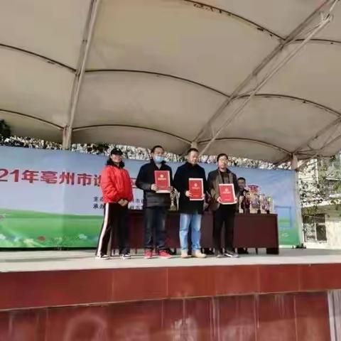 华佗中学  谁与争锋