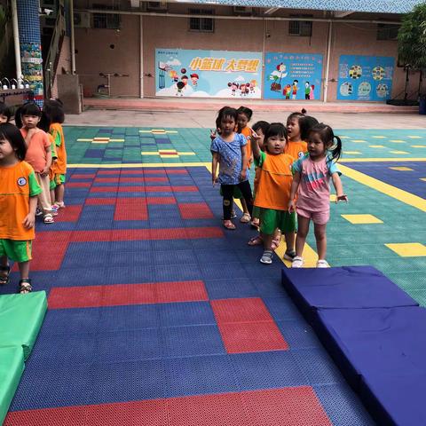 你笑起来真好看😊