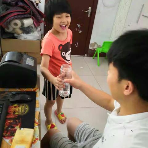 一(3)班感恩活动《父爱如山，亲情永远》