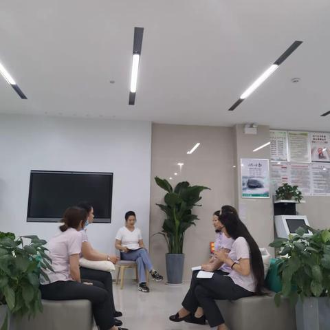 平原支行营业室“赢在金秋”工作简报五