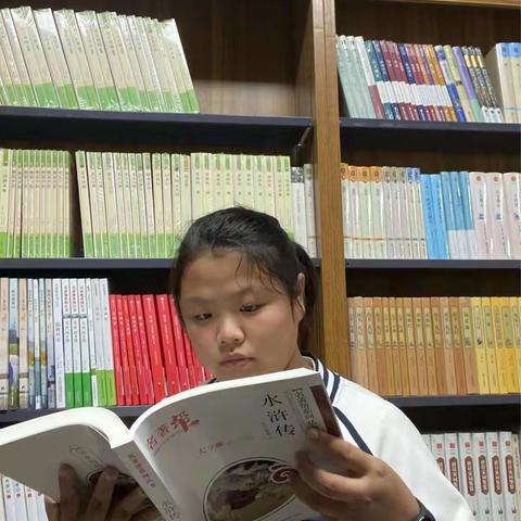 南乐县第二初级中学学生读书之星—杨小丁同学暑假读书成果展示