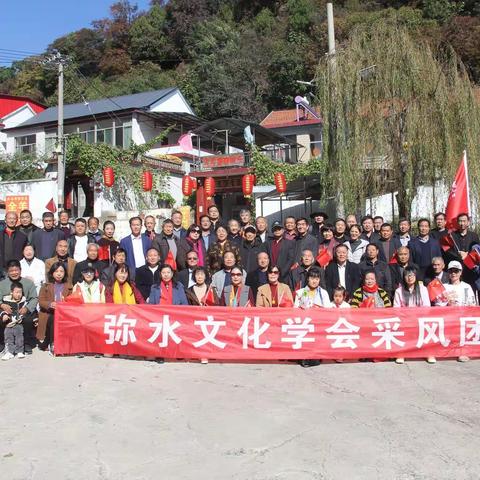 登高望远，才见云阔天高