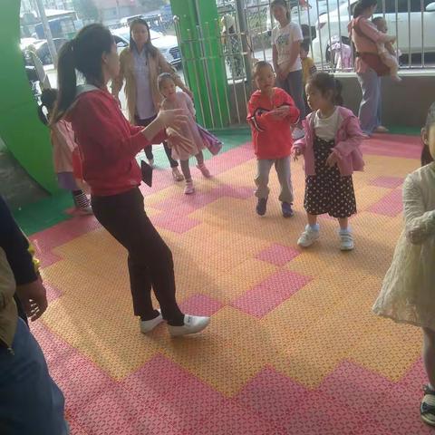 巧手树幼儿园大二班小霞