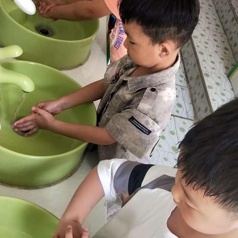 东沙河镇中心幼儿园“中三班”云端家长开放日