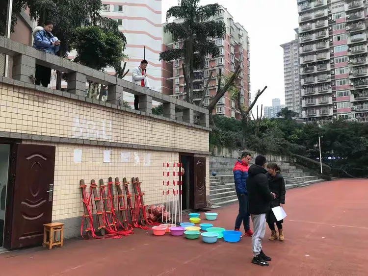 综合实践活动:重庆一中皇冠校区2018年趣味运动会