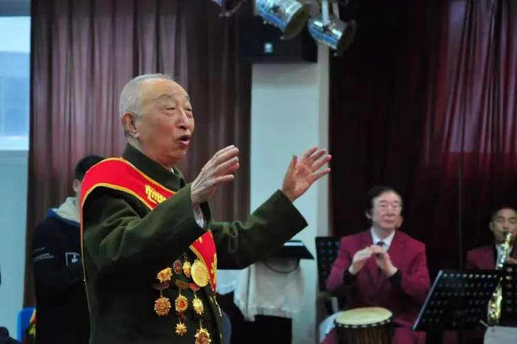 愛心媽媽团队首席顾问新四军老战士刘石安