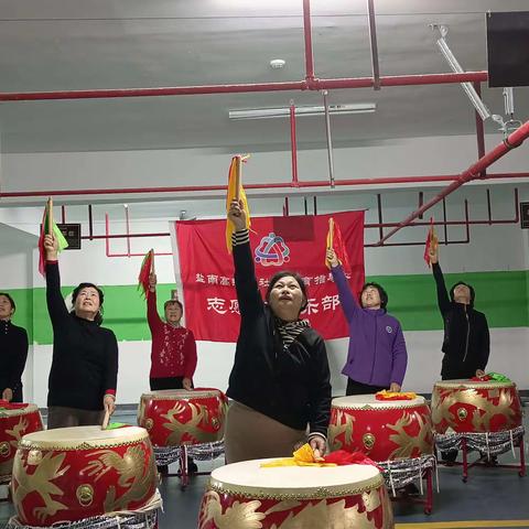 今天我学大鼓。