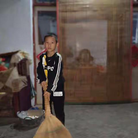 帮奶奶收拾屋子