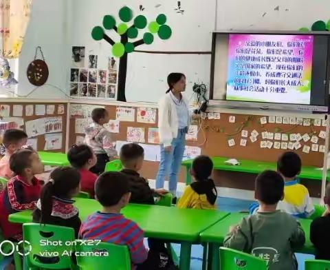 “消防安全，生命至上”冗渡镇中心幼儿园火灾逃生演练