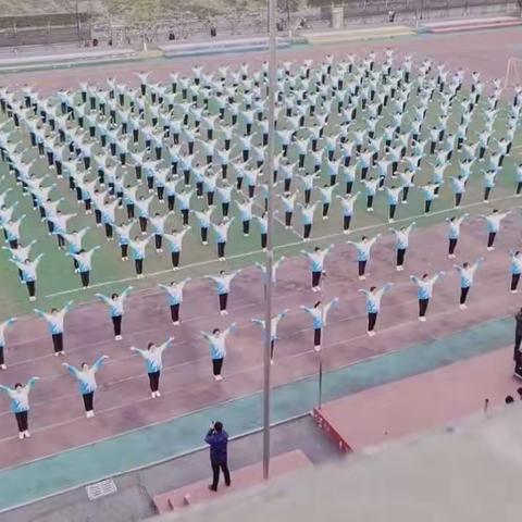 律动襄阳    激情七中    梦想起航——记襄阳七中阳光大课间，特色广播操