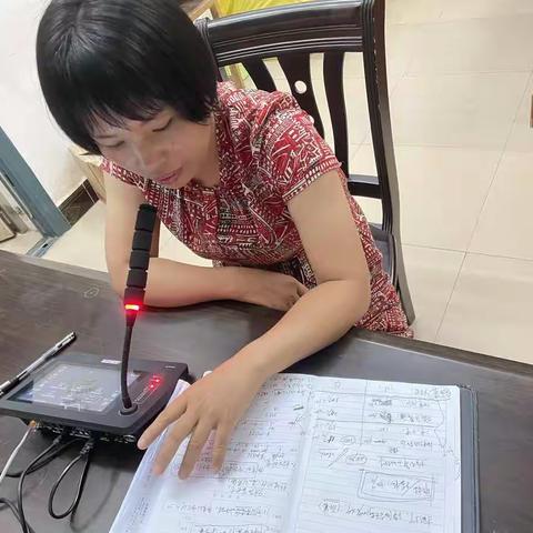 家校合力 共助花开---记赣州市南康区第八中学九年级家长会