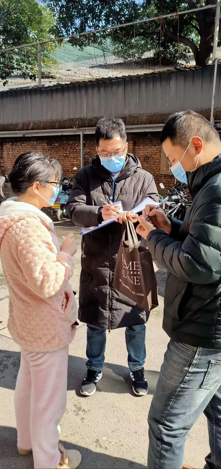 302医院挂号联系方式-专家号简单拿,疫情防护人人有责的简单介绍