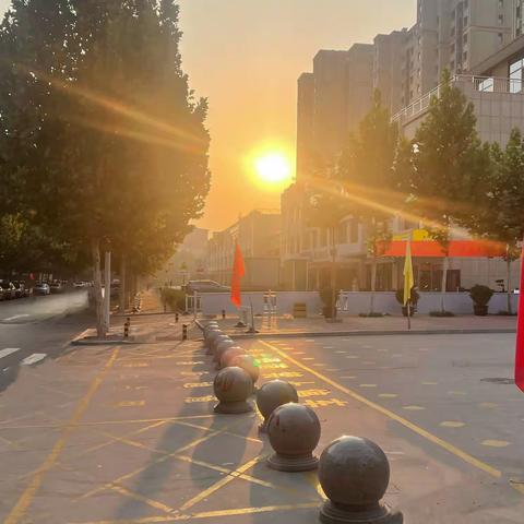 爱在秋日，温暖同行—— 📝记育红小学泉北校区三（3）班家长执勤