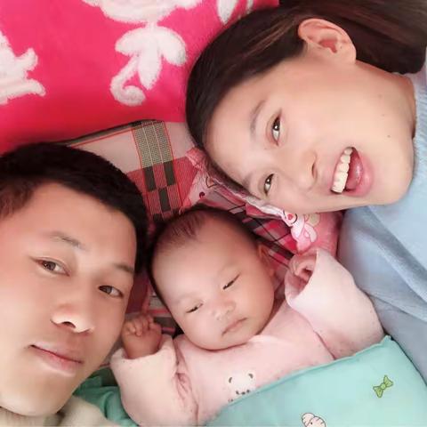点点来到我们家一个月了