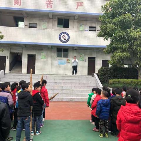 董家镇飞龙完全小学校开展“学雷锋 少年行”活动