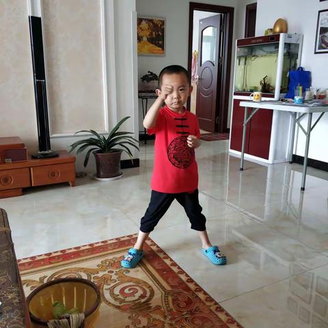 大二班孩子成长对对碰：光阴与快乐同行