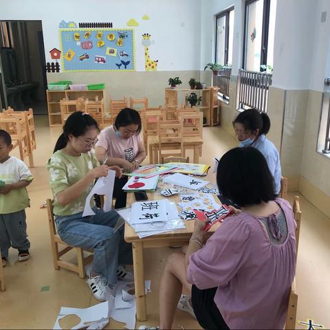 童心绘祖国     欢乐庆六一——东溪小学附属幼儿园庆“六一”亲子活动