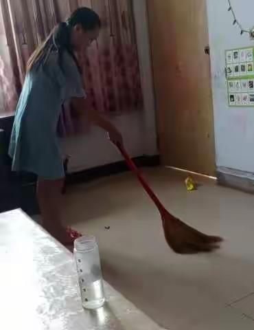 四三班用孝心传承中华美德