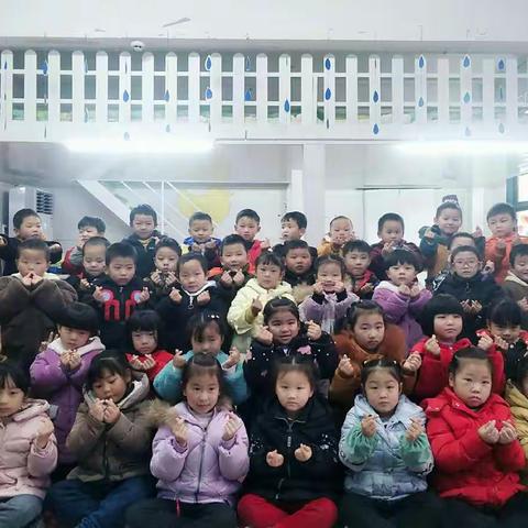 岁末叮当响——［龙山县第三幼儿园］大二班十二月纪实
