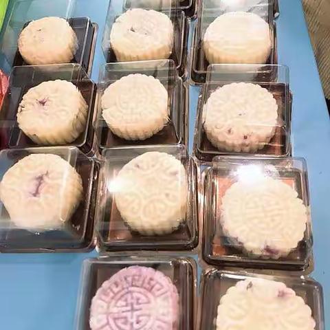 可爱的我们制作的月饼