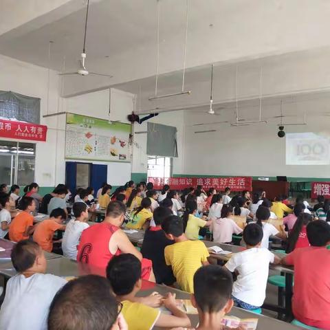 人行新余市中支与新余渝水湘淮村镇银行携手开展反假货币宣传月活动