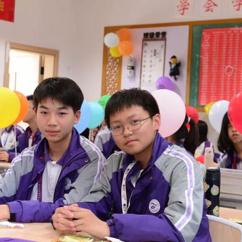 南充高中初三五班毕业留影
