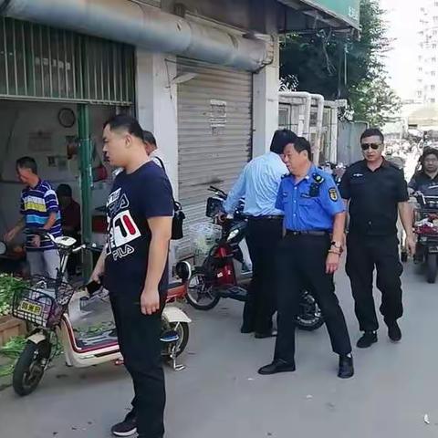 纬北城管周末创卫不停歇